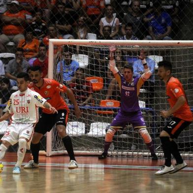 CARLOS BARBOSA, RS, BRASIL 17/12/2018. ACBF x Atlântico. segundo jogo da final da Liga Gaucha de Futsal, realizado no Ginásio Sérgio Luiz Guerra, em Carlos Barbosa. (Marcelo Casagrande/Agência RBS)