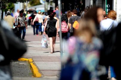  CAXIAS DO SUL, RS, BRASIL, 30/10/2018Movimento no comércio no centro. (Lucas Amorelli/Agência RBS)