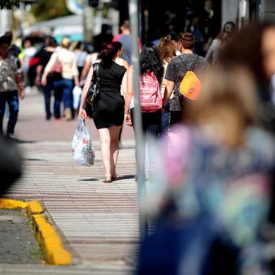  CAXIAS DO SUL, RS, BRASIL, 30/10/2018Movimento no comércio no centro. (Lucas Amorelli/Agência RBS)