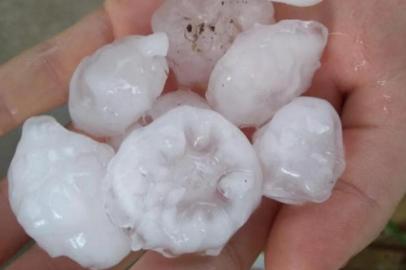 Granizo em Santa Juliana, interior de Flores da Cunha.