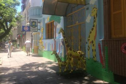 Girafinhas da Cidade Baixa voltaram dois meses após sofrerem novo vandalismo