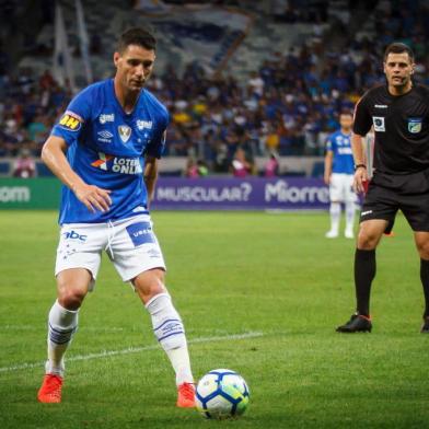 BELO HORIZONTE / BRASIL (25.08.2018) Cruzeiro x Fluminense, thiago neves, vigÃ©sima primeira rodada do campeonato Brasileiro 2018, no MineirÃ£o, em Belo Horizonte/MG. Foto: Vinnicius Silva/Cruzeiro E.C. IMPORTANTE: Imagem destinada a uso institucional e divulgaÃ§Ã£o, seu uso comercial estÃ¡ vetado incondicionalmente por seu autor e o Cruzeiro Esporte Clube. IMPORTANT: image intended for institutional use and distribution. Commercial use is prohibited unconditionally by its author and Cruzeiro Esporte Clube.