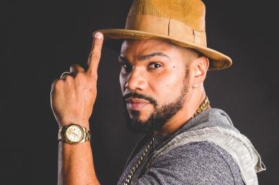 Cantor Naldo Benny apresenta sucessos da carreira em show que ocorre nesta sexta, no Café de La Musique