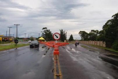  Pelo 3° ano seguido, trânsito terá bloqueios e desvios no cruzamento da RS-407 com a Estrada do Mar, no Litoral NorteMudanças começam nesta sexta-feira (21) para melhorar acesso a Capão da Canoa e Xangri-Lá