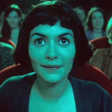 Filme O fabuloso destino de Amélie Poulain com Audrey Tatou.#PÁGINA:1#EDIÇÃO:2ªNão veio.TAUTOUFrench actress Audrey Tautou watches a movie in a scene from French director Jean-Pierre Jeunets Amelie. Frances imaginative romantic comedy Amelie has collected a record 13 nominations for the Cesar awards, event organizers said Monday, Feb. 4, 2002. Already the top-grossing French film ever in the United States, Amelie is also expected to be a leading candidate for best foreign film honors at the Oscars on March 24.(AP Photo/Bruno Calvo/Miramax Zoe, HO)#PÁGINA: 1 Fonte: AP Fotógrafo: Bruno Calvo