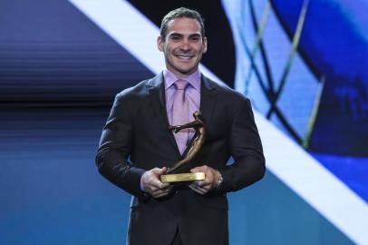  RIO DE JANEIRO - 18/12/2018 - PREMIO BRASIL OLIMPICO - Teatro Bradesco - .Destaque e atleta Rafaela Silva entrega prêmio de melhor do ano para Arthur Zanetti da Ginástica Artística.©Wander Roberto/COBIndexador: Wander Roberto/COBFotógrafo: Wander Roberto/COB