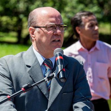  PORTO ALEGRE, RS, BRASIL, 03/01/2018 :  formatura de soldados que reforçarão seis batalhões da Capital. Na praça Itália com a presença do secretário de Segurança Pública do Rio Grande do Sul Cezar Schirmer.  (Omar Freitas/Agência RBS)Indexador: Omar Freitas