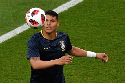  Brazil's defender Thiago Silva warms up before the Russia 2018 World Cup quarter-final football match between Brazil and Belgium at the Kazan Arena in Kazan on July 6, 2018. / AFP PHOTO / SAEED KHAN / RESTRICTED TO EDITORIAL USE - NO MOBILE PUSH ALERTS/DOWNLOADSEditoria: SPOLocal: KazanIndexador: SAEED KHANSecao: soccerFonte: AFPFotógrafo: STF