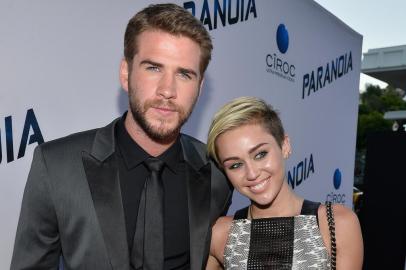 Liam Hemsworth, miley cyrus