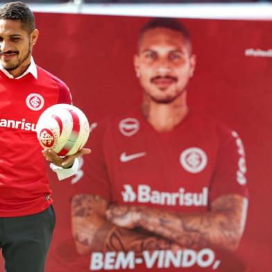  PORTO ALEGRE, RS, BRASIL, 15/08/2018 - Chegada do reforço do Inter, Paolo Guerrero. (FOTOGRAFO: FERNANDO GOMES / AGENCIA RBS)