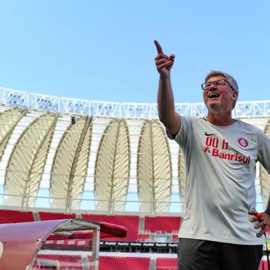  PORTO ALEGRE, RS, BRASIL, 13-03-2018. Inter treina no CT Parque Gigante contra Cia Norte pela Copa do Brasil. Na foto: o técnico Odair Hellmann  (FERNANDO GOMES/AGÊNCIA RBS)