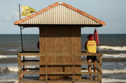  OSÓRIO, RS. BRASIL, 07-02-2018: Guaritas dos guarda-vidas que são diferentes das demais. Praias de Atlântida Sul  e Mariápolis. (FOTOS: CARLOS MACEDO/ AGÊNCIA RBS)