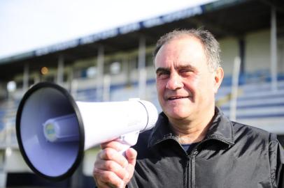  VACARIA, RS, BRASIL 06/07/2015Presidente do Glória de Vacaria FC Décio Camargo um dia após a conquista do acesso à primeira divisão do Campeonato Gaúcho