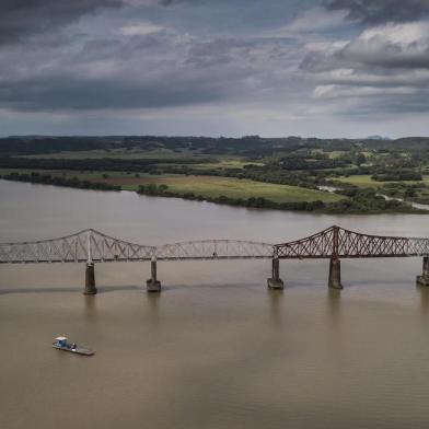  GENERAL CÂMARA, RS, BRASIL, 19-02-2018. Ponte do Barreto, ponte ferroviária que liga General Câmara a Triunfo. (JEFFERSON BOTEGA/AGÊNCIA RBS)