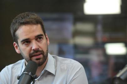  PORTO ALEGRE, RS, BRASIL, 28/12/2018 - Eduardo Leite na rádio Gaúcha. (FOTOGRAFO: FERNANDO GOMES / AGENCIA RBS)