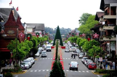  GRAMADO, RS. BRASIL, 23/10/2018Moradores da região das hortênsias aproveitam a oportunidade do Natal Luz de Gramado para aumentar a renda e até aprender um novo ofício. (Lucas Amorelli/Agência RBS)