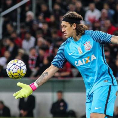 BrasileirÃ£o/AtlÃ©tico PR e CorinthiansCURITIBA,PR,03.08.2016:ATLÃTICO-CORINTHIANS - O goleiro Cassio do Corinthians durante a partida entre AtlÃ©tico PR e Corinthians SP vÃ¡lida pela SÃ©rie A do Campeonato Brasileiro 2016 no EstÃ¡dio Arena da Baixada em Curitiba (PR), nesta quarta-feira (03). (Foto: Joka Madruga/Futura Press/Folhapress) 