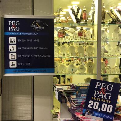 Peg&Pag de livros no aeroporto de Foz do Iguaçu (PR).