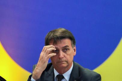  Brazils President-elect Jair Bolsonaro, gestures during a meeting with the newly elected governors in Brasilia on November 14, 2018. (Photo by Sergio LIMA / AFP)Editoria: POLLocal: BrasíliaIndexador: SERGIO LIMASecao: politics (general)Fonte: AFPFotógrafo: STR