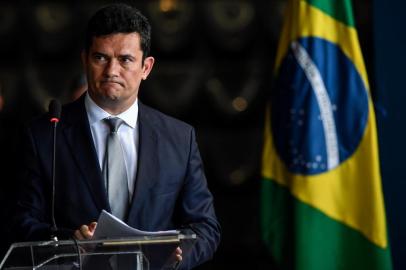  Brazil's new Justice Minister Judge Sergio Moro delivers a speech during the ceremony to take office, a day after the swearing-in of the country's new government, at the Justice Ministry in Brasilia, on January 2, 2019. - Brazil's new far-right President Jair Bolsonaro declared a crusade against crime, corruption and leftwing ideology as he took office on January 1 for a four-year term at the helm of Latin America's biggest nation. (Photo by Nelson ALMEIDA / AFP)Editoria: POLLocal: BrasíliaIndexador: NELSON ALMEIDASecao: governmentFonte: AFPFotógrafo: STF