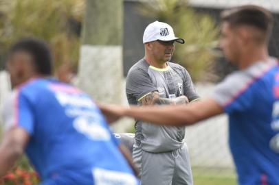  Jorge Sampaoli tem primeira conversa com os jogadores do Santos.