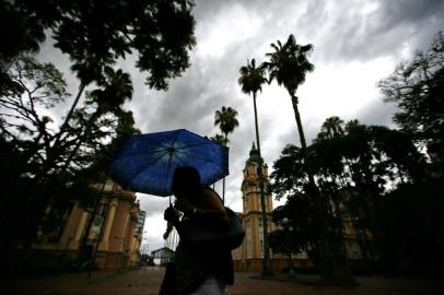 PORTO ALEGRE, RS, BRASIL, 03/01/2019 - Chuva: previsão do tempo para esta Quinta-feira, 3 de janeiro. (FOTOGRAFO: FÉLIX ZUCCO / AGENCIA RBS)