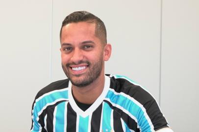 Volante do Grêmio Rômulo