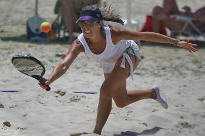 IMBÉ, RS, BRASIL, 03/01/2019 - Beach tennis Imbé. Na foto - Fabiana Oliveira, a Fabinha. (FOTOGRAFO: LAURO ALVES / AGENCIA RBS)