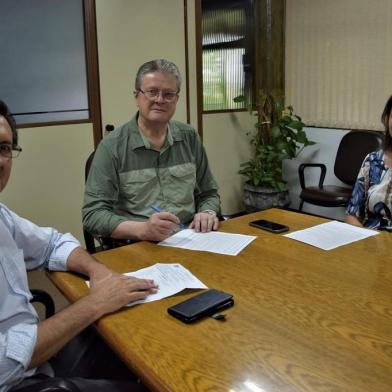 Presidente Cassina apresenta nomes para Direção-Geral e Assessoria de Comunicação da Câmara caxienseA advogada Grégora Fortuna dos Passos e o ex-vereador Zoraido Silva/PTB, respectivamente, coordenarão essas áreas em 2019