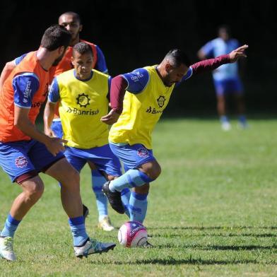  CAXIAS DO SUL, RS, BRASIL, 10/12/2018 - Equipe do Caxias treina no Centro de treinamento, no estádio Centenário. (Marcelo Casagrande/Agência RBS)