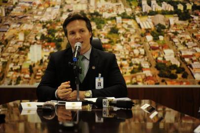  CAXIAS DO SUL, RS, BRASIL, 13/07/2018 - Em coletiva para a imprensa o prefeito Daniel Guerra anuncia plantão pediátrico 24 horas, em modelo de gestão compartilhada. (Marcelo Casagrande/Agência RBS)