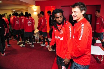  Treino do InterColetiva na suíte do beira -rio com Celso RothJogadores Tinga e Rafael Sobis