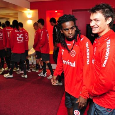  Treino do InterColetiva na suíte do beira -rio com Celso RothJogadores Tinga e Rafael Sobis