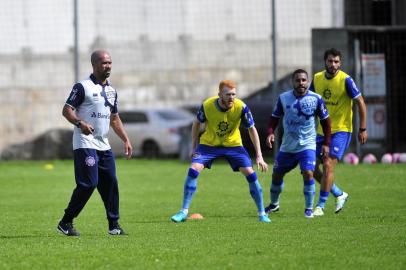  CAXIAS DO SUL, RS, BRASIL. (28/12/2018)Treino do SER caxias no estádio Centenário em Caxias do Sul. Na foto, técnico Pingo. (Antonio Valiente/Agência RBS)