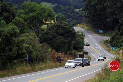  CAXIAS DO SUL, RS,BRASIL, 06/01/2018 - Reportagem do Pioneiro viajou para Arroio do Sal, no litoral norte, para ver como está o movimento no primeiro fim de semana de 2019. NA FOTO: movimento tranquilo de retorno na Rota do Sol, no início da tarde. (Marcelo Casagrande/Agência RBS)