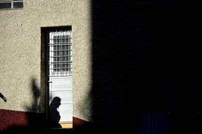  CAXIAS DO SUL, RS, BRASIL, 20/12/2018Manhã de sol e calor no centro de caxias. A previsão para quinta é sol e aumento de nuvens de manhã. Pancadas de chuva à tarde e à noite.