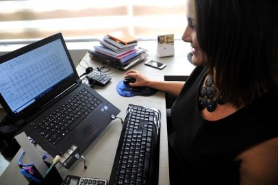  CAXIAS DO SUL, RS, BRASIL. (08/01/2019)Lisandra De Bona, diretora executiva do Sindilojas. Reportagem sobre trabalhadores que conseguem ou não administrar suas contas com os contracheques pós-férias. (Antonio Valiente/Agência RBS)