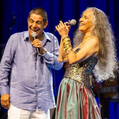 Maria Bethânia e Zeca Pagodinho no show De Santo Amaro a Xerém