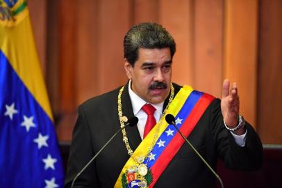  Venezuelas President Nicolas Maduro delivers a speech after being sworn-in for his second mandate, at the Supreme Court of Justice (TSJ) in Caracas on January 10, 2019. - Maduro begins a new term that critics dismiss as illegitimate, with the economy in free fall and the country more isolated than ever. (Photo by Yuri CORTEZ / AFP)Editoria: POLLocal: CaracasIndexador: YURI CORTEZSecao: politics (general)Fonte: AFPFotógrafo: STF