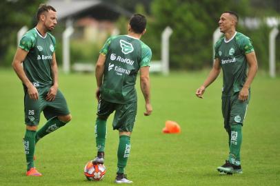  CAXIAS DO SUL, RS, BRASIL. (07/01/2019)Treino do Juventude no CT em caxias do Sul. Na foto, atacante Paulo Sergio e atacante Breno. (Antonio Valiente/Agência RBS)