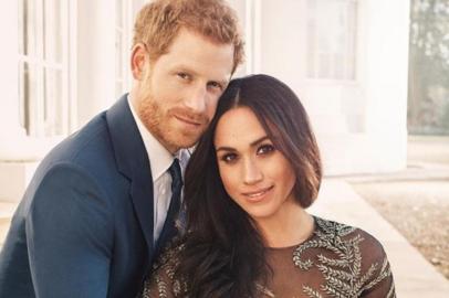 Príncipe Harry e Meghan Markle divulgam foto para marcar seu noivado