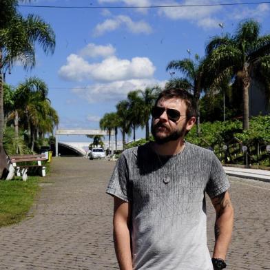 CAXIAS DO SUL, RS, BRASIL, 15/11/2018. Matheus Brusa, diretor artístico do desfile da Festa da Uva 2019. (Lucas Amoreli/Agência RBS)