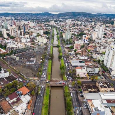  PORTO ALEGRE, RS, BRASIL, 13/09/2016 : Projeto de faixa exclusiva para ônibus na Avenida Ipiranga, em Porto Alegre. (Omar Freitas/Agência RBS)