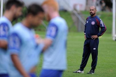  CAXIAS DO SUL, RS, BRASIL 11/01/2019Treino do time do SER Caxias no CT do clube. Equipe treina para estrear no Gauchão 2019. Na foto: Técnico Pingo. (Felipe Nyland/Agência RBS)