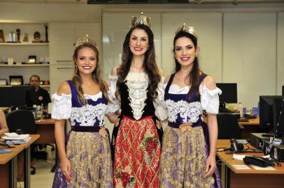  CAXIAS DO SUL, RS, BRASIL. (10/01/2018)Comitiva da Festa da Uva durante a visita à RBS Caxias. (Antonio Valiente/Agência RBS)