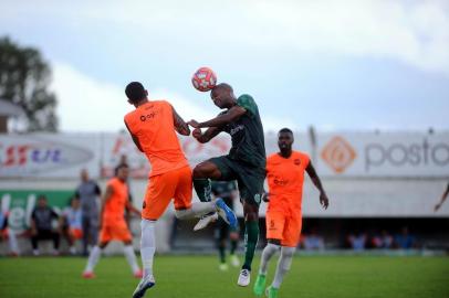  VERANÓPOLIS, RS, BRASIL 12/01/2019Veranópolis x Juventude. Jogo treinos entre as equipes que estão em preparação para o Gauchão 2019. Partida realizada no estádio Antonio Davi Farina. (Felipe Nyland/Agência RBS)