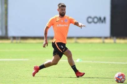 PORTO ALEGRE (RS), 8/1/2019: o atacante Rafael Sobis participa de treino do Inter no CT do Parque Gigante na manhã desta terça-feira