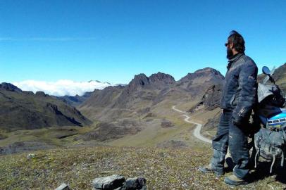 Viagem de moto de Leandro Bazotti, para o Caderno Viagem