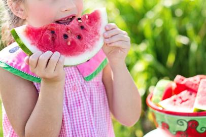 Foto: Pexels.child-eating-food-35545Importação Donnahttp://cdn.revistadonna.clicrbs.com