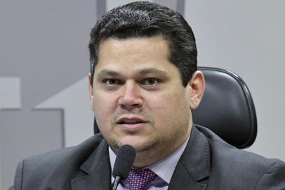 Comissão de Meio Ambiente (CMA) realiza reunião para discussão e votação das propostas de emendas desta comissão ao Projeto de Lei do Congresso Nacional nº 27 de 2018 (Projeto da Lei Orçamentária Anual para o exercício financeiro de 2019 - PLOA/2019). À mesa, presidente da CMA, senador Davi Alcolumbre (DEM-AP).Foto: Geraldo Magela/Agência Senado